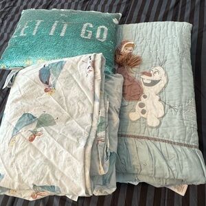 Pottery Barn Kids Frozen Full Quilt & Sheet Set with Pillow